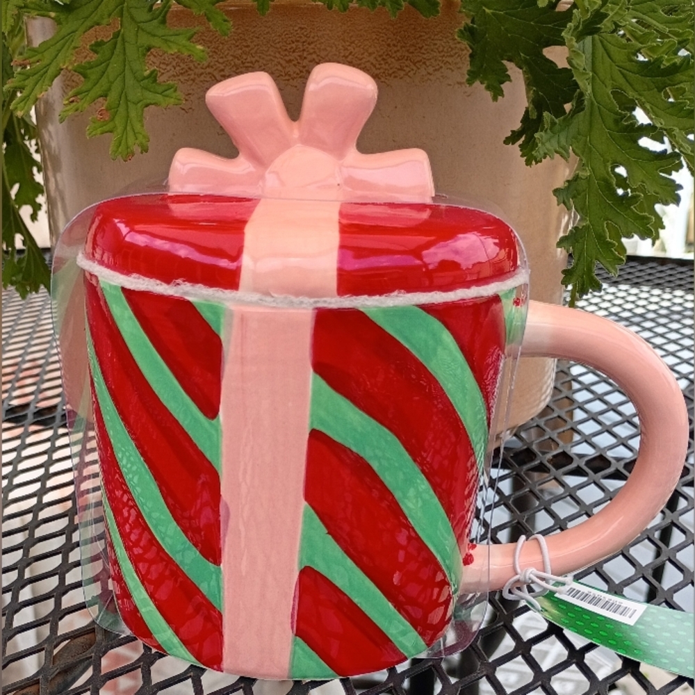 Festive Red and Green Gift Mug Red Green Pink Cup With Topper NWT - Picture 3 of 8